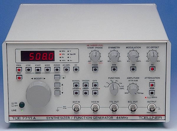 Funkčný generátor TOE 7708